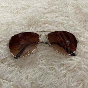 Aviator Style Sunglasses